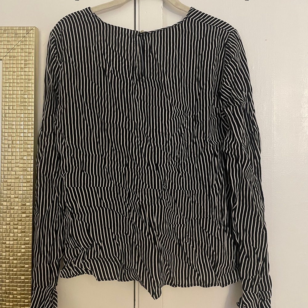 ◼️New Zara Top◼️ - Picture 2 of 2